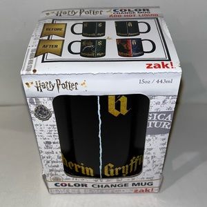Brand new Harry Potter Hogwarts Houses Color Changing Black 15 oz. Mug by Zak!